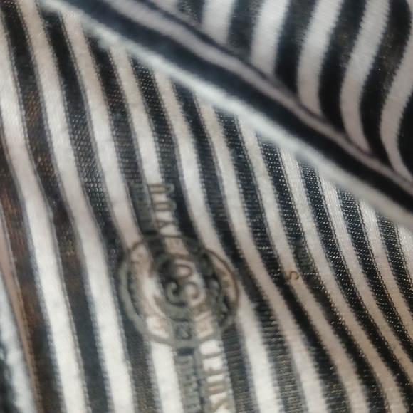 SO Striped small Short Sleeve top Gathers at the waist V Neck peek a boo… - Picture 7 of 8